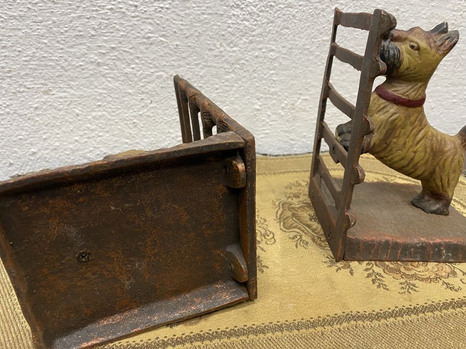 Френски чугунени стопери за книги