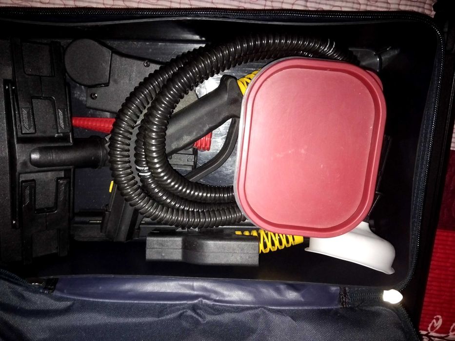 Продавам машина за сухо и мокро почистване