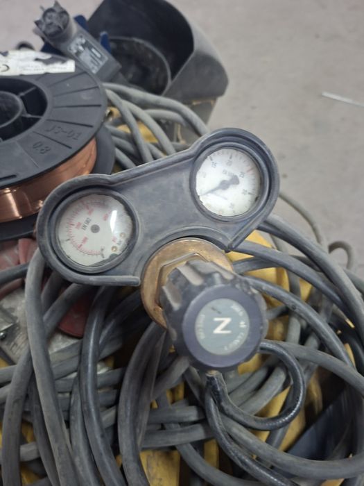 Продавам професионален MIG/MAG заваръчен апарат GYS DUOMIG AUTO + GYSP