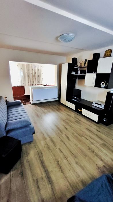 Apartament 3 camere de închiriat în Inel 2