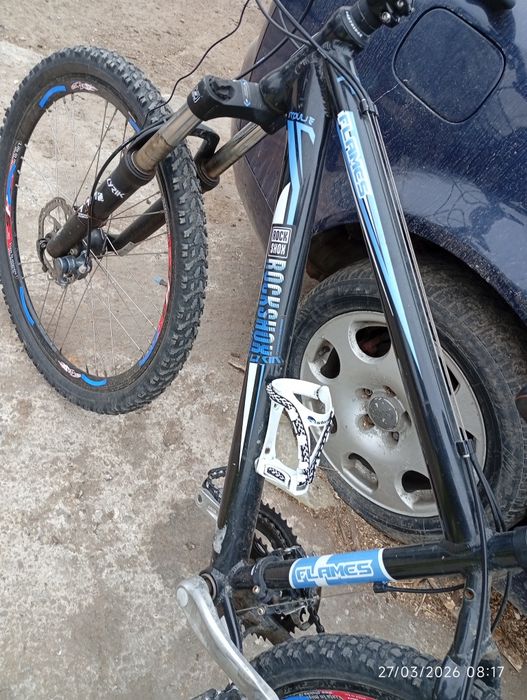 Vand bicicleta  de ofrod si de oras