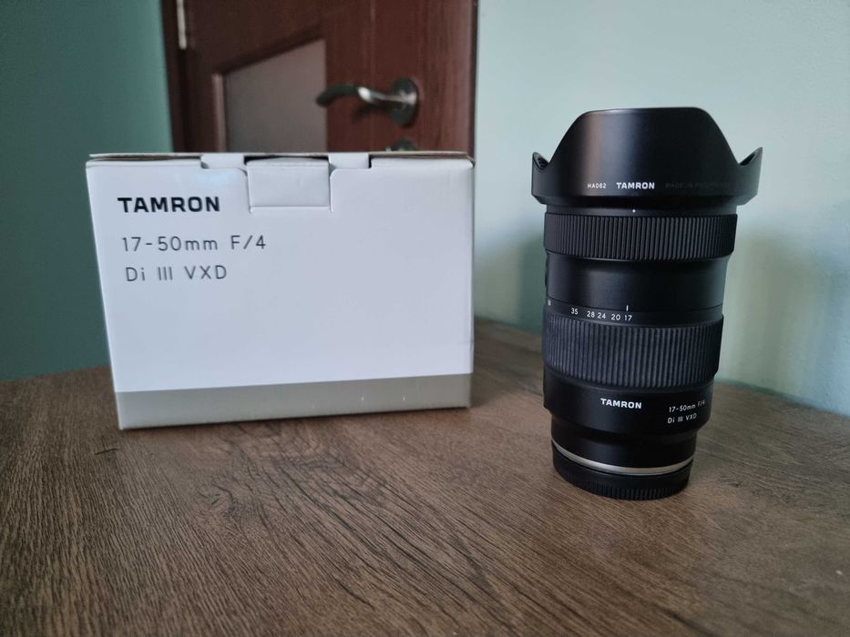 обектив Tamron 17-50mm f/4 Di III VXD - Sony E