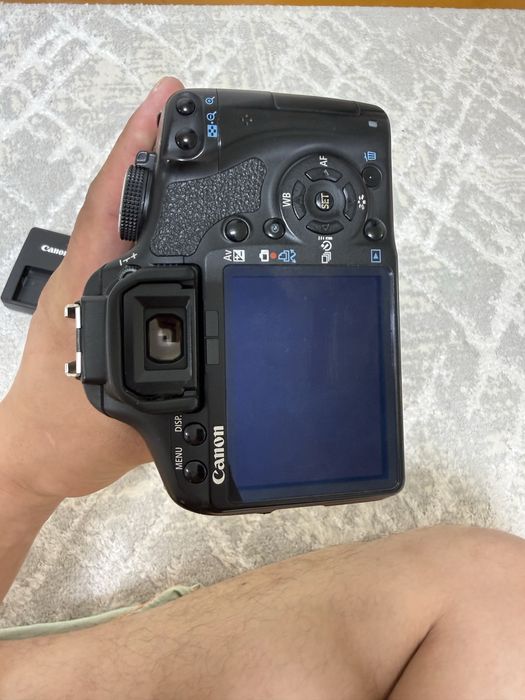 canon 500d sotiladi yangidek kam ishlatilgan ishlashda momo yoq