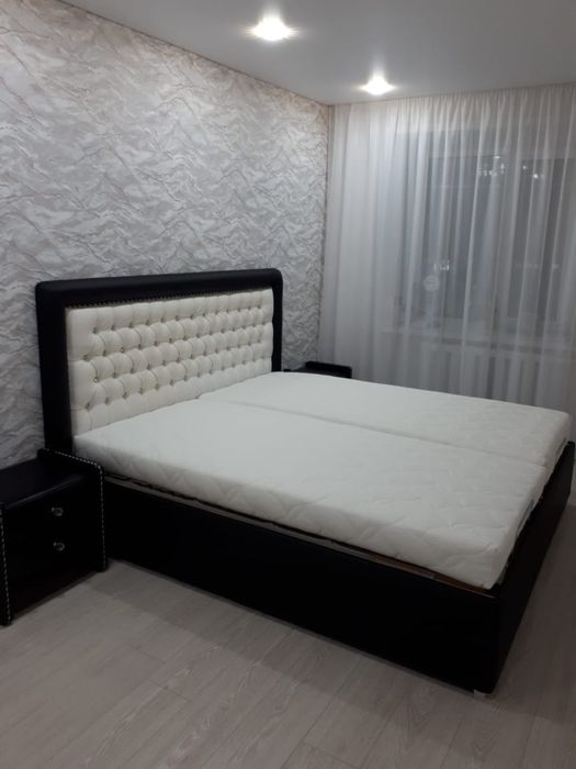 Двуспальная кровать