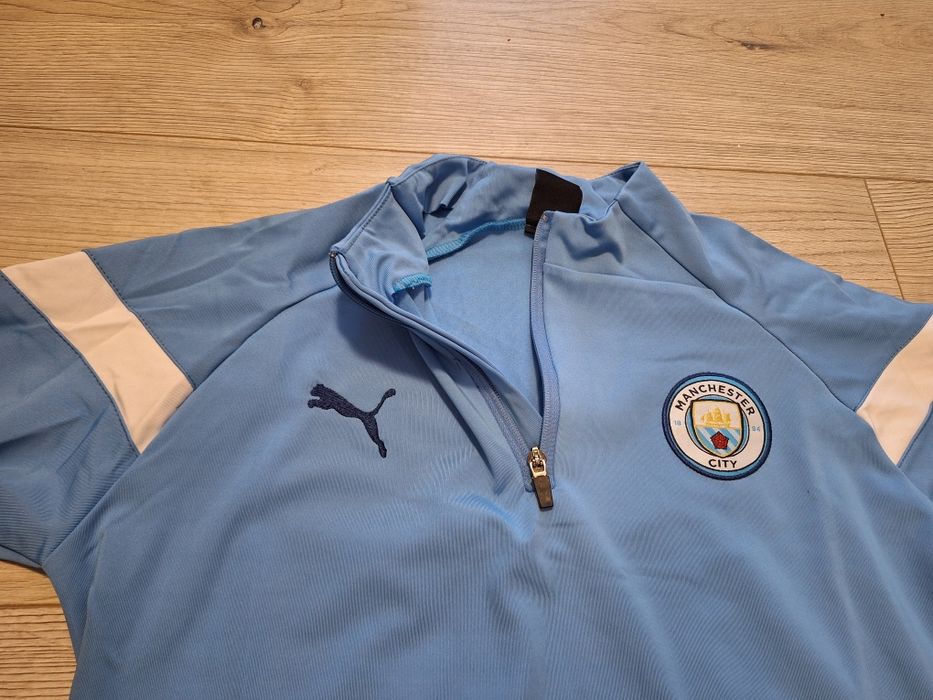 Футболен анцунг половин цип на Манчестър Сити!