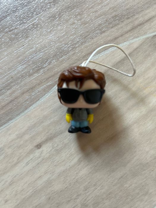 Продам фигурки киндера джой