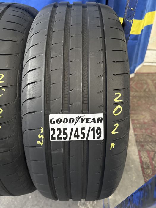 225/45/19 Good Year