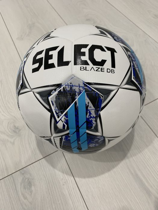 Продается мяч Select