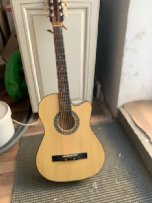 Гитары б/у продается