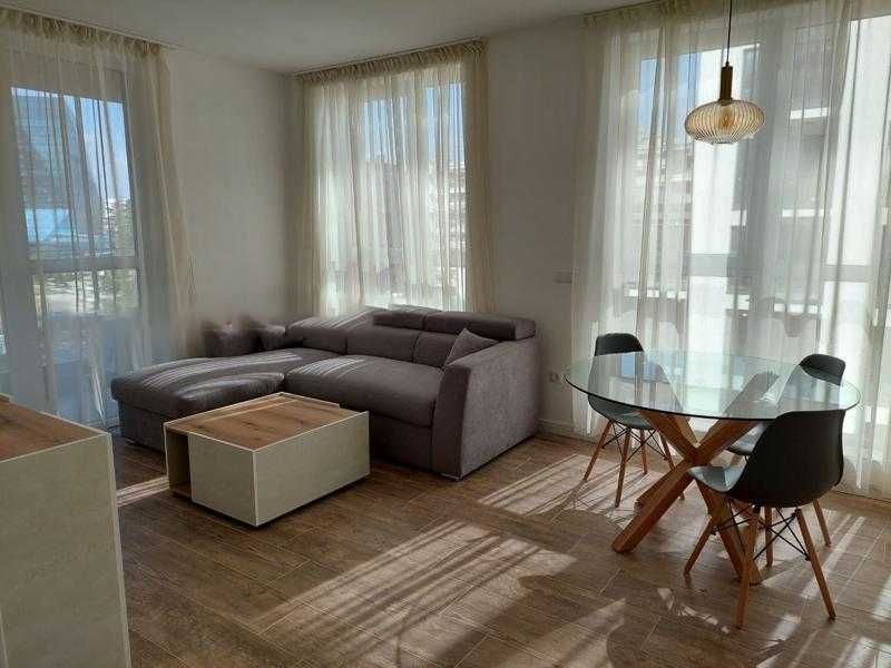 Дава се под наем Двустаен апартамент в София, Младост 2 - 66 кв.м за 445 € - Снимка #1