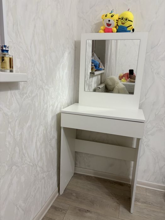 Прлдам туалетный столик