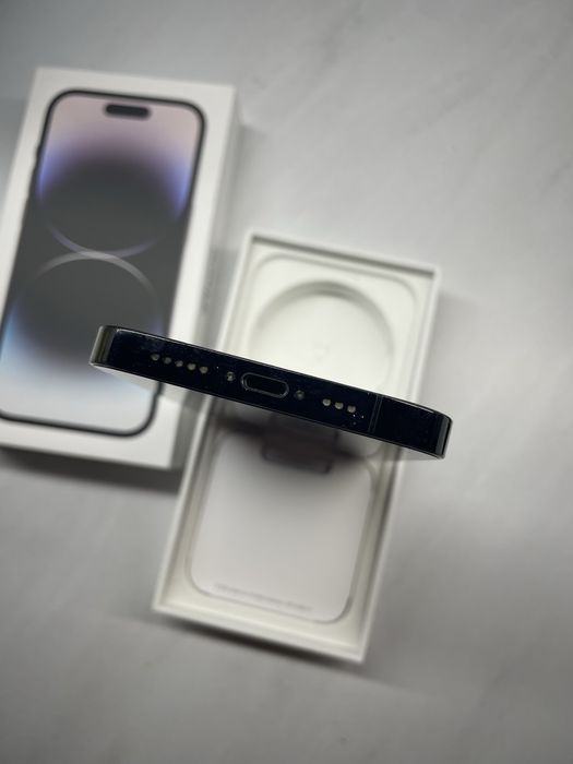 Бартер iPhone 14 Pro 256gb 100% пукнати стъкло