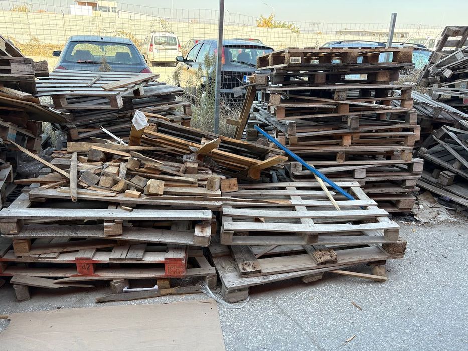 Счупени палети за отопление