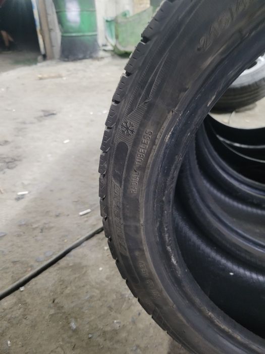Продам комплект зимние резины