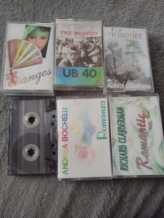 Vând 6 casete  audio perfecte