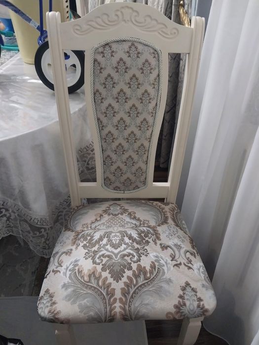 Стулья деревянные