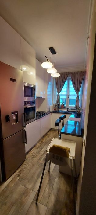 Persoana fizica vand  apartament 3 camere pret negociabil!