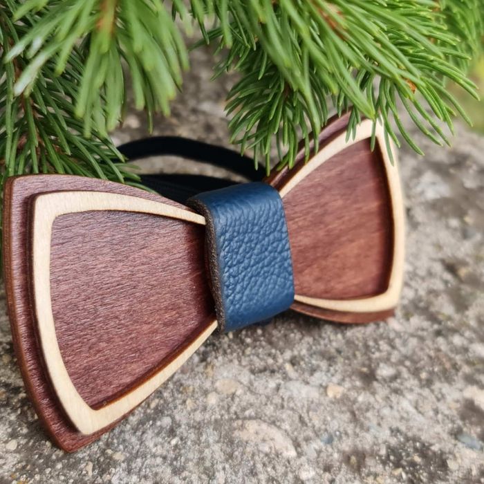 Папийонки от дърво с кожен детайл