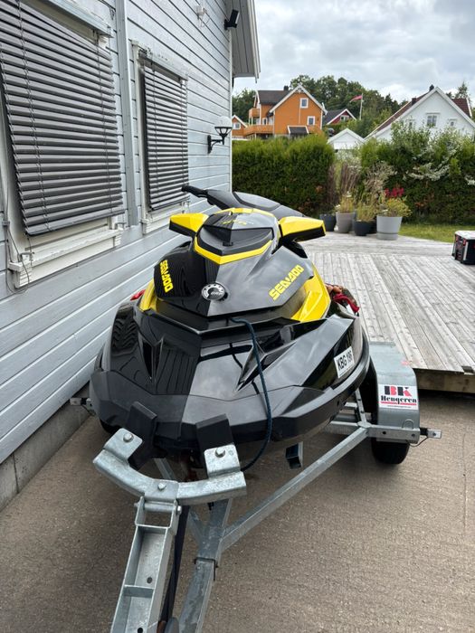 Vand jetski skijet Seadoo GTR  an 2016