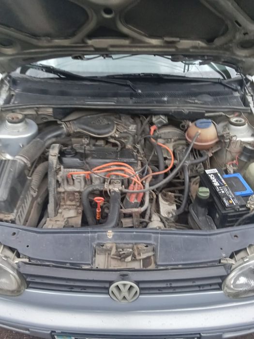 Volkswagen Golf объем 1.8