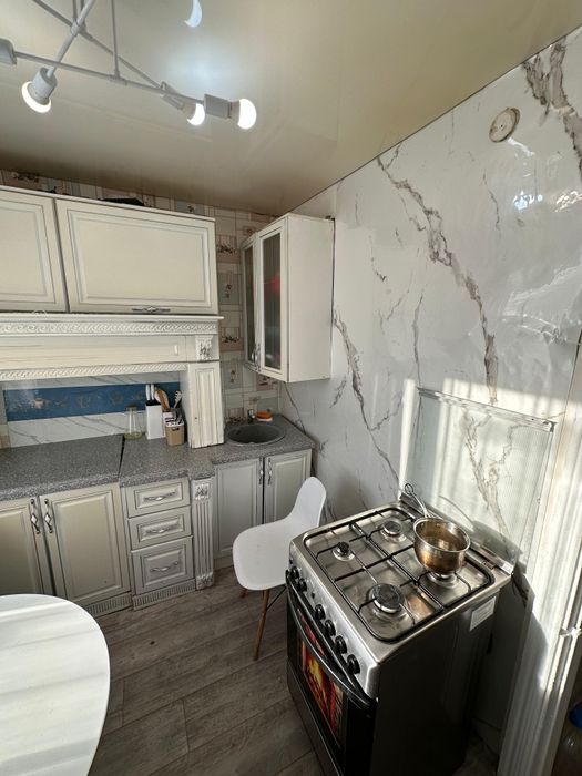 Екі бөлме үи сатылады