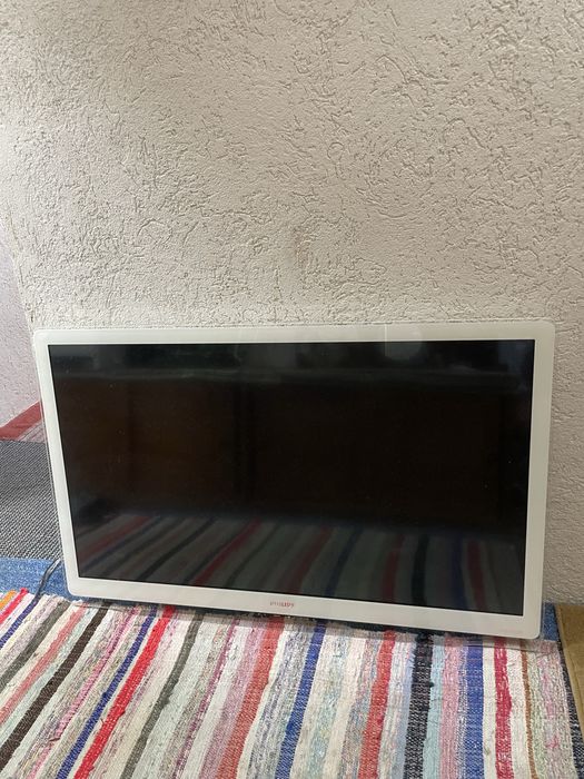 Tv. Philips foarte bun ecran sticla groasa
