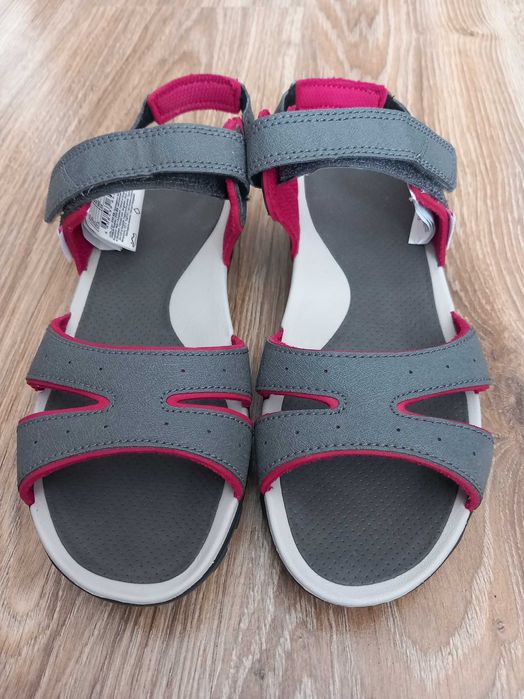 Дамски сандали QUECHUA за тесен крак