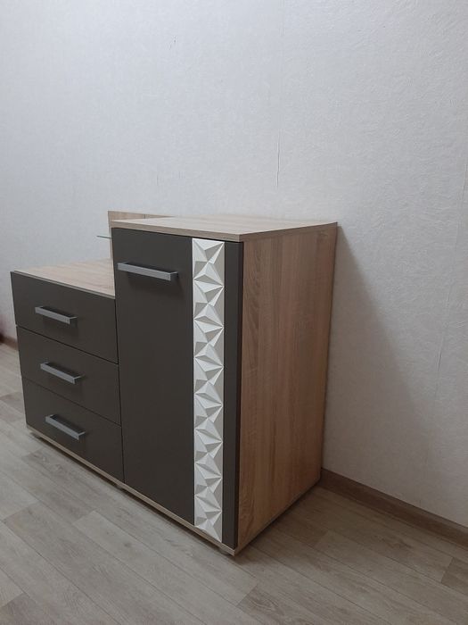 Продам  комплектом Шкаф+камод