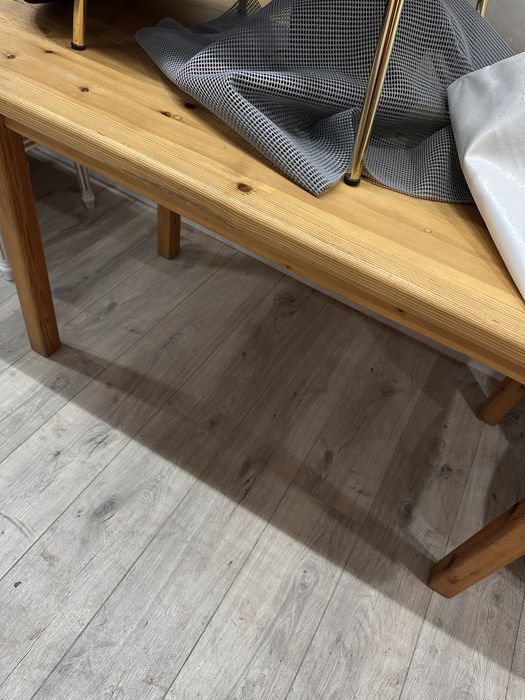 Продам деревянный стол со скамейкой