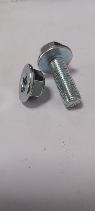 Suruburi cap hexagonal + piulițe