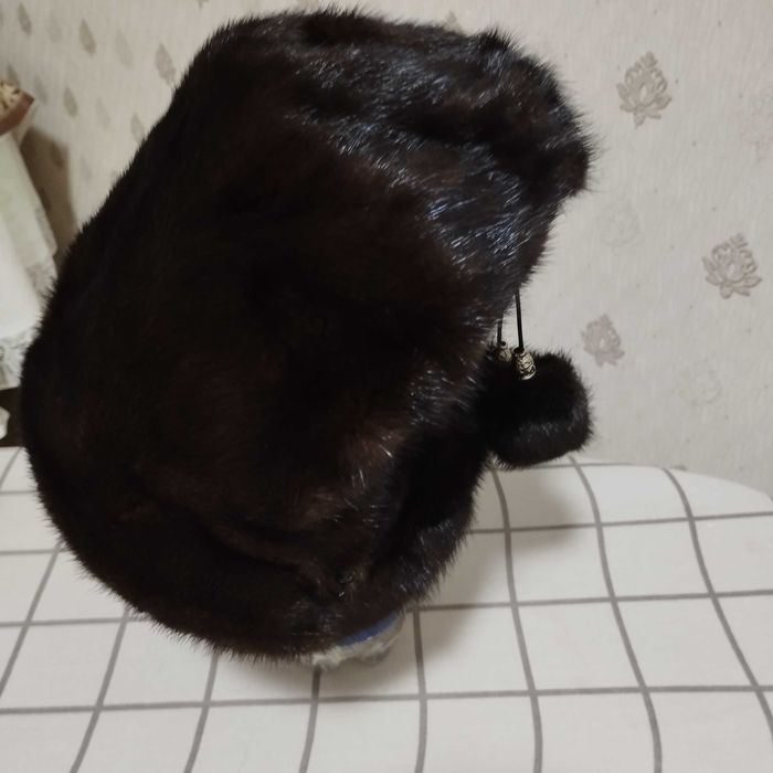 Продам норковую шапку женскую