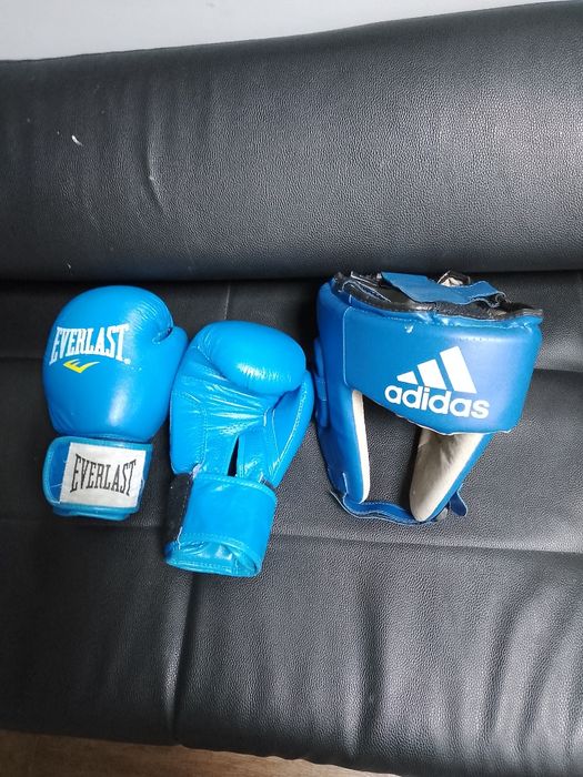 Продам боксиорски перчатки