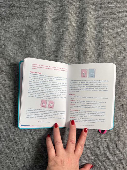 Cute Little Lenormand – книга и тесте карти