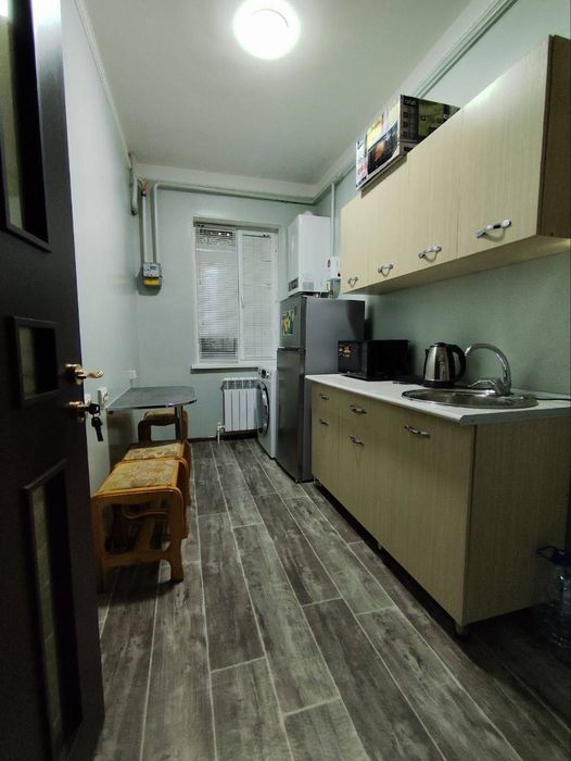 Сдается 3x комнатная квартира 
С обстановкой 
В горде Алмалыке