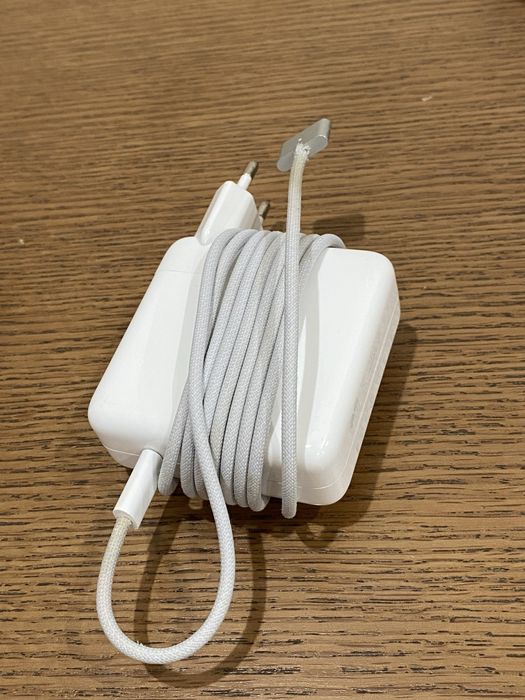 Адаптер питания APPLE USB-C, 67W / APPLE Кабель USB-C/MagSafe 3, 2М