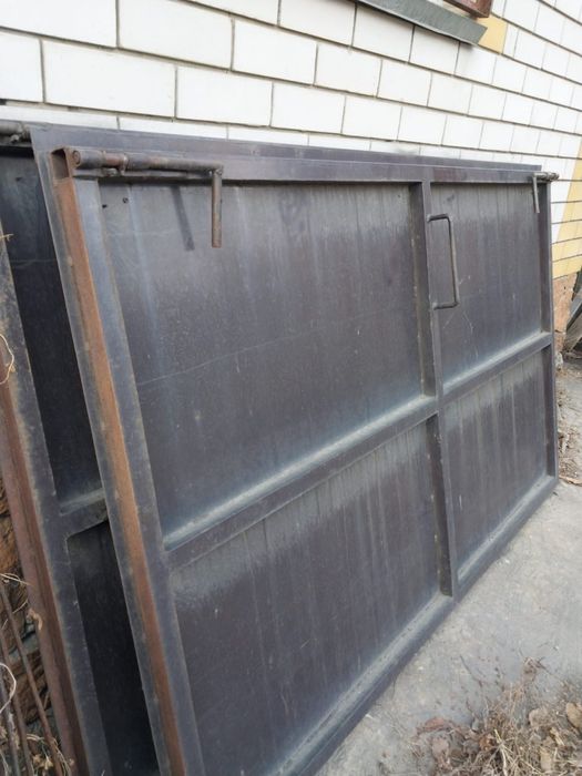 Ворота на гараж в копмлекте