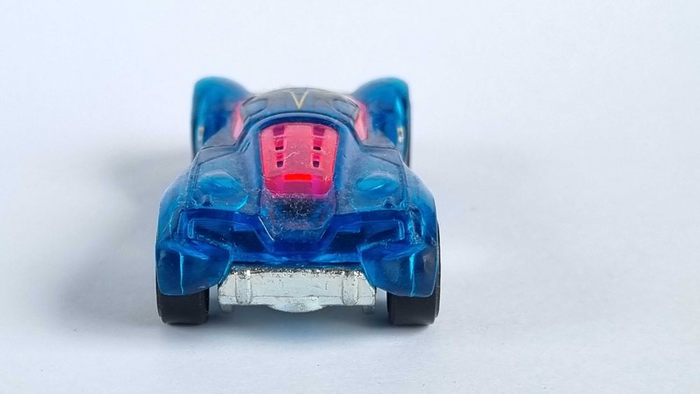 Продавам метална количка 2016 Hot Wheels Crescendo Blue X-Racers 1:64