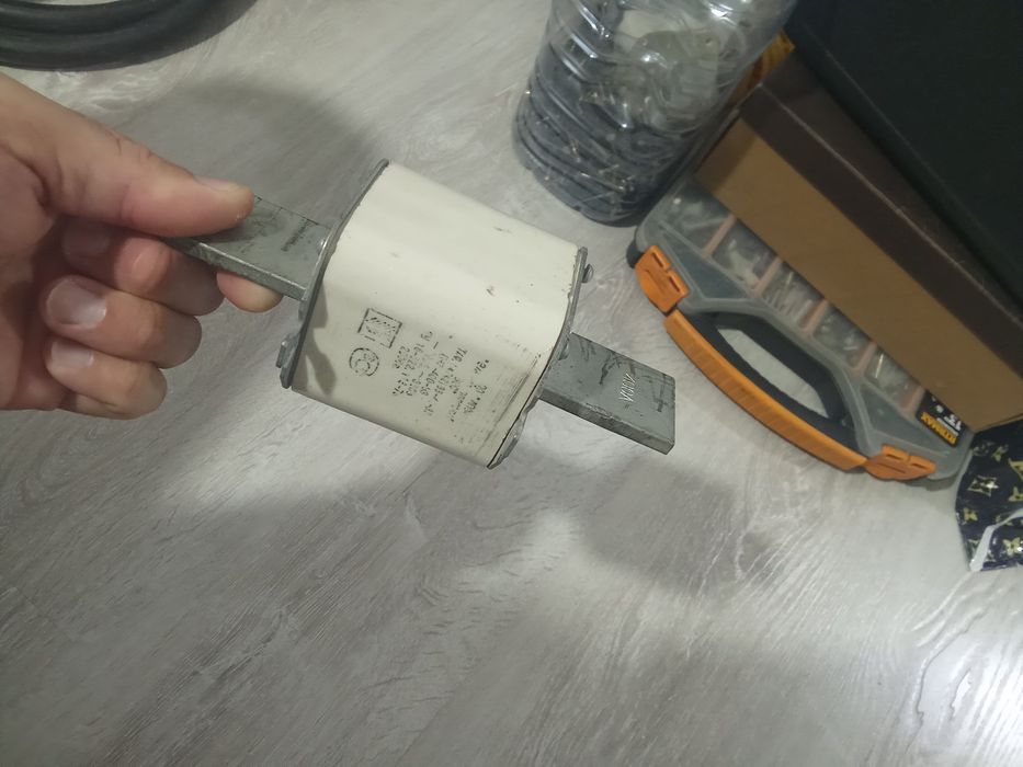 Вставки (предохранители) 400 Ампер