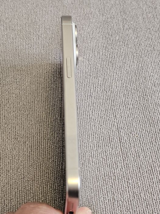 Продам iPhone 15pro память 1T