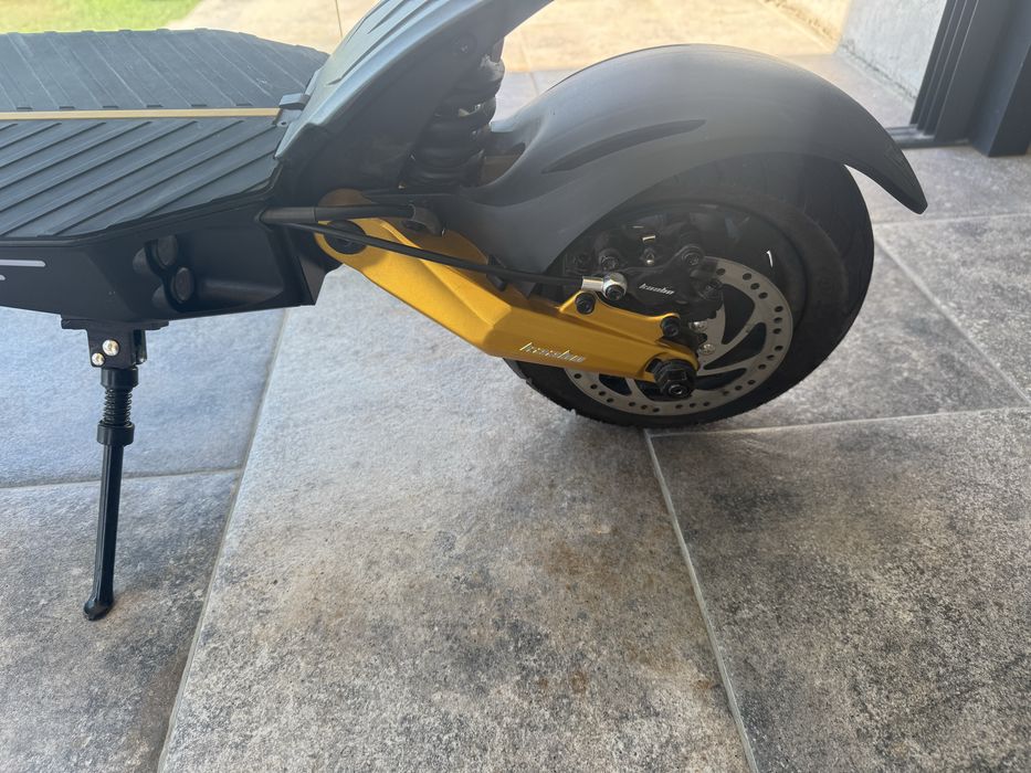 Продават тротинетка Mantis King GT Gold