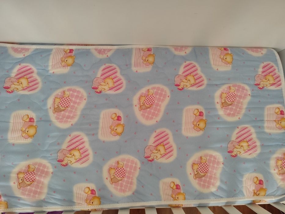 Кошара с люлеещ механизъм + скрин