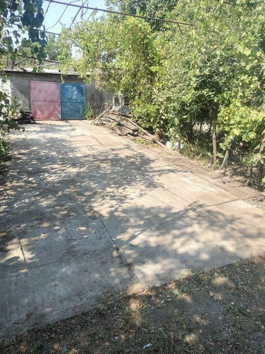 Spațiu de închiriat , 50-60m2 spatiu ideal ptr a depozita rulote sau ptr a repara diverse sau 24 M2 la interior garaj , prețul este negociabil!