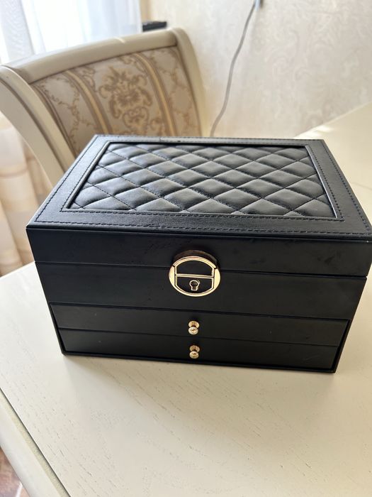 Шкатулка для украшений