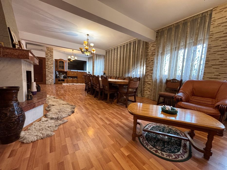 Casa/Cladire de inchiriat Bucium 730mp Central