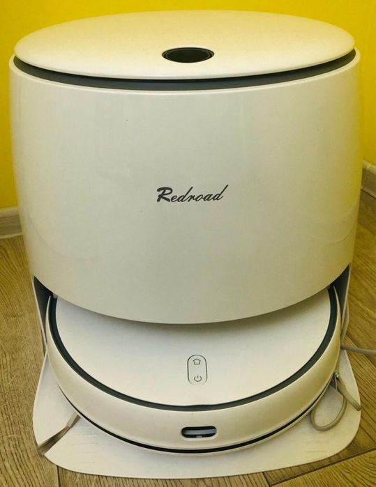 Робот пылесос Redroad