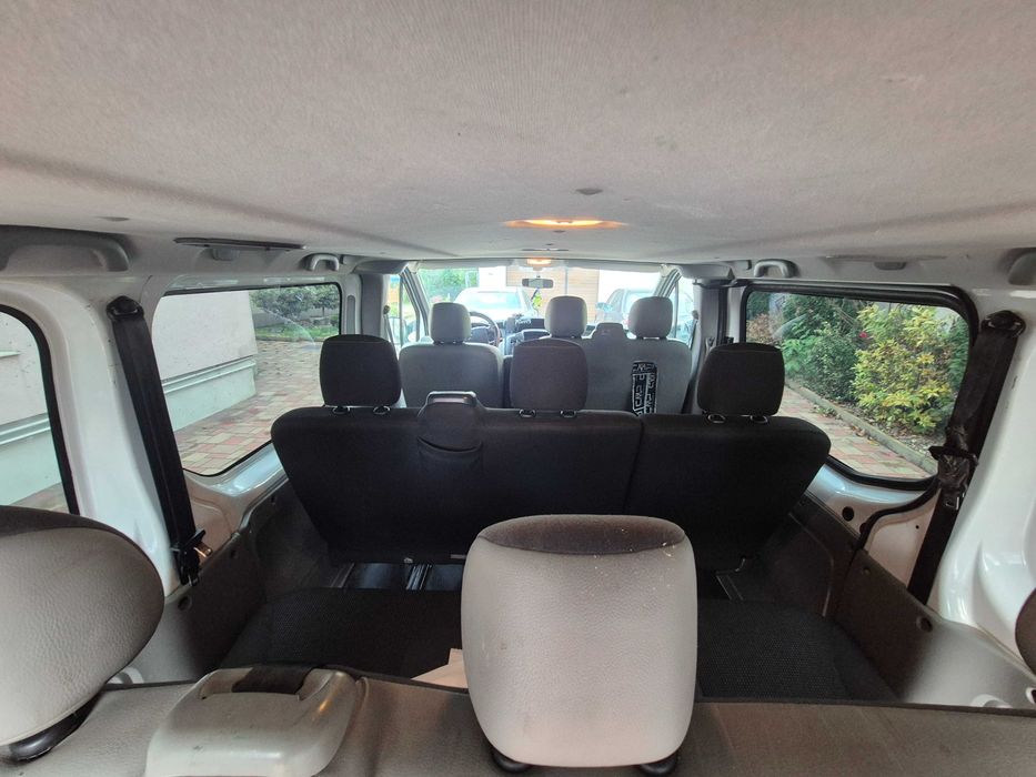 Opel Vivaro L2 (varianta lungă) 8+1 locuri Motor 2.0 CDTI
