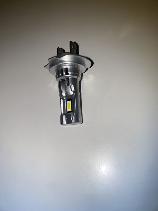 Lumina led de masina