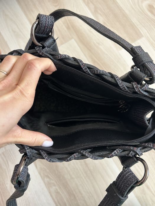 Черна нова кожена чанта