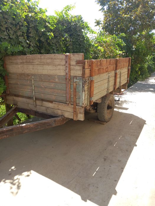 Traktor va presepti sotiladi