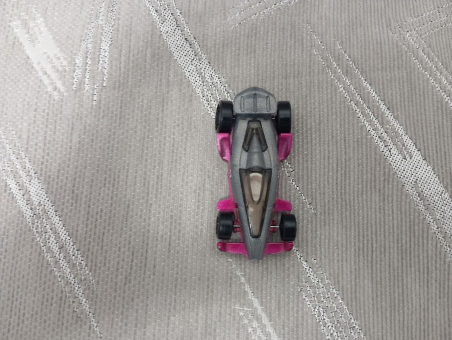 Машинка hot wheels